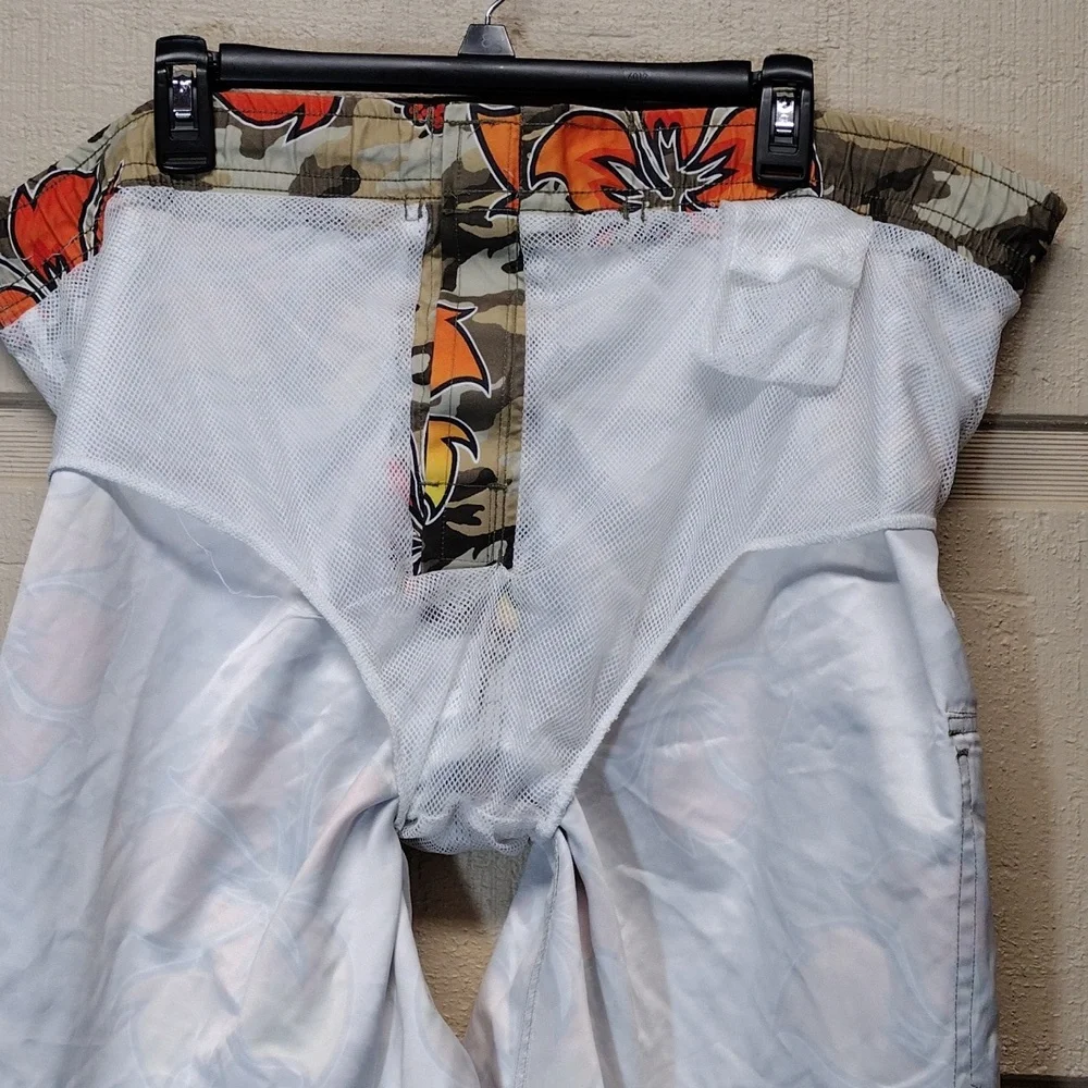 MAUI and Sons swim trunks L